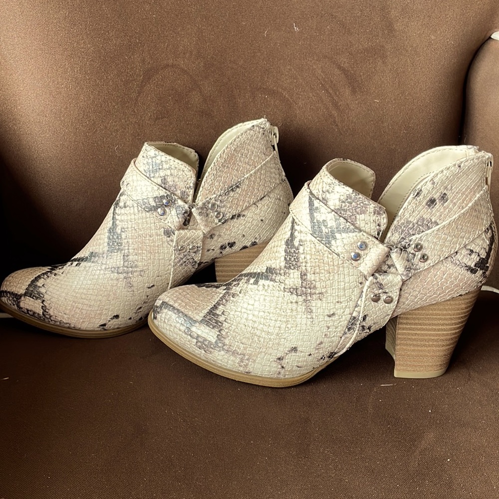 🌺 NEW! Fergalicious Chucky Bootie